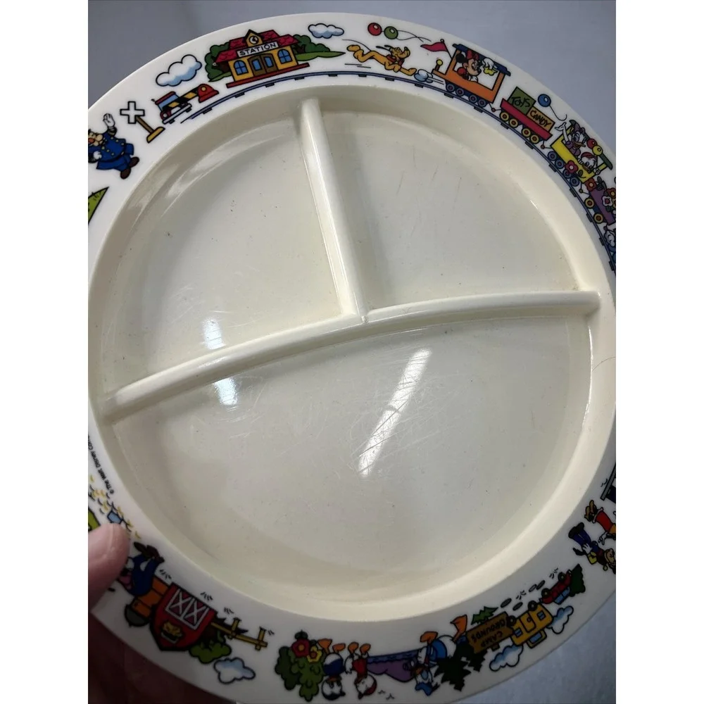 Vintage Superseal Walt Disney Plastic Children's Dinnerwear Kitchen Plate
